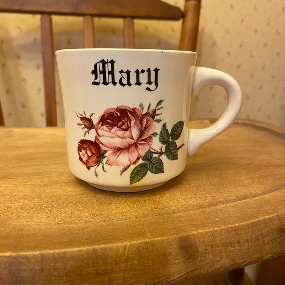 Vintage rose Mary mug - Picture 2 of 6